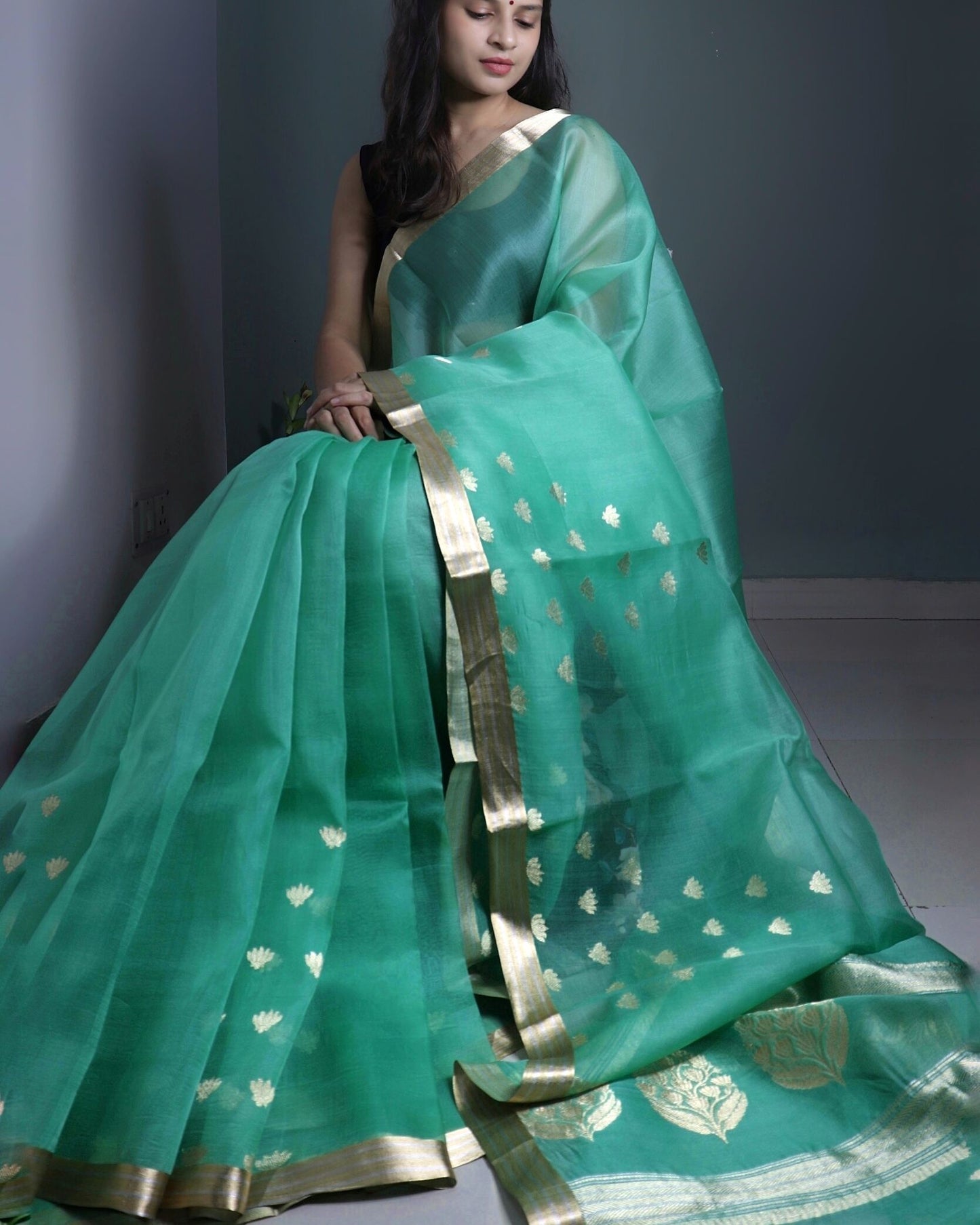 Emerald Green Pure Handloom Kora Silk Banarasi Saree